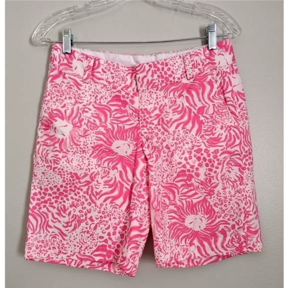 Lilly Pulitzer Chipper Shorts in Get Spotted Print - Picture 2 of 8